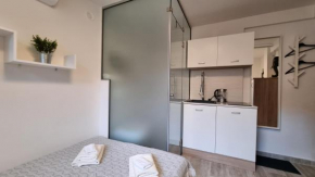 Elephant-In-A-Room w Glass Bath Zagreb